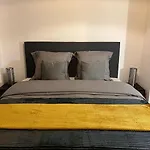Apartment P&r 2, 2 Bedroom, Close To Center, Plainpalais *