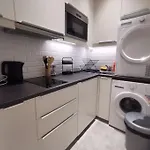 P&R 2, 2 Bedroom, Close To Center, Plainpalais